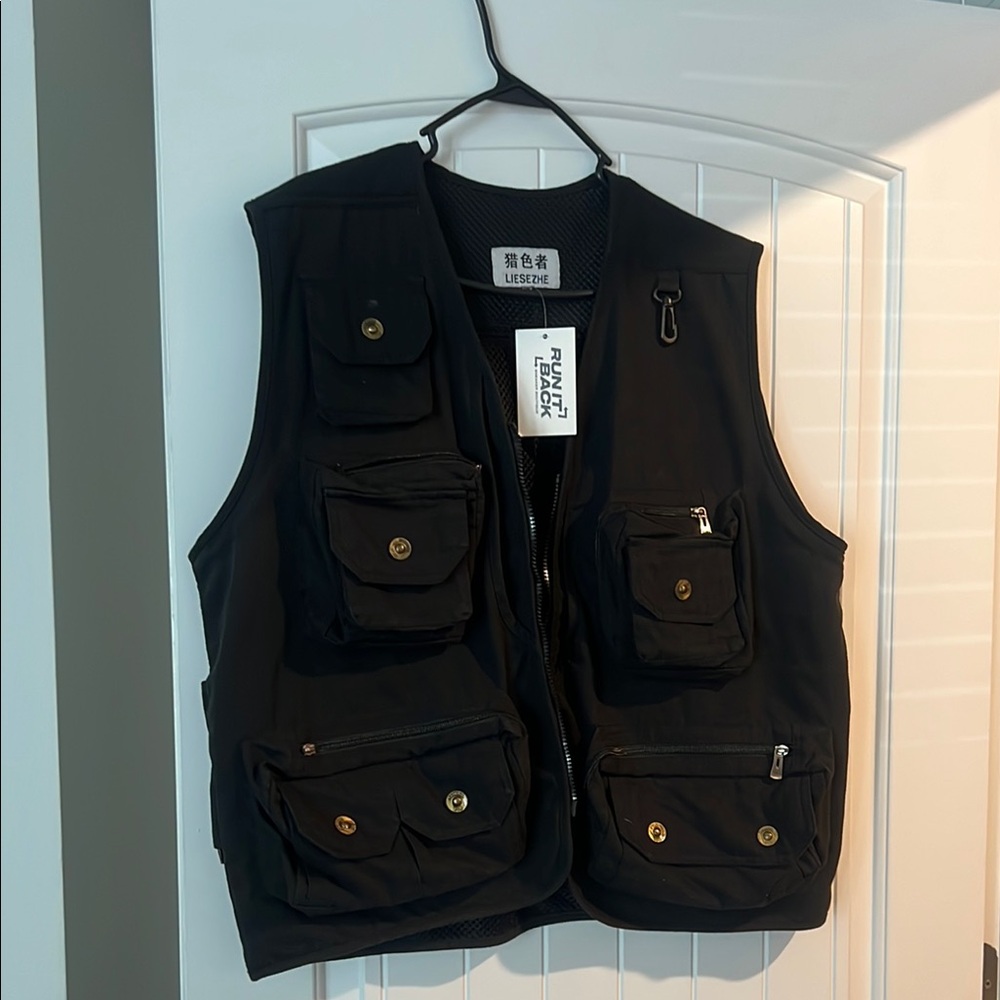 Black Utility Vest with Multiple Pockets